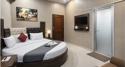Hotel Royal Plaza, 4 min from Chandigarh Railway Station Room Type - Standard Room (Non AC) Hotel Royal Plaza, 4 min from Chandigarh Railway Station Room Type - Standard Room (Non AC)