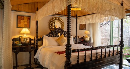 Bhanpur Haveli | Hidden Luxury Haveli Amid Greenery & Peace Room Type - Royal Suite with Jacuzzi & Private Garden