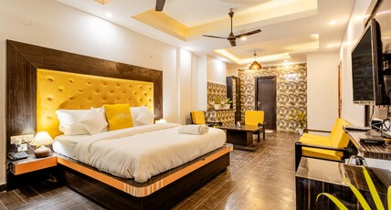 Lime Tree Hotel & Banquet Huda City Centre Room Type - Suite Room