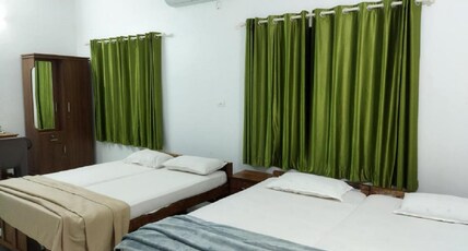 Jayuz Homestay Room Type - Family AC Room