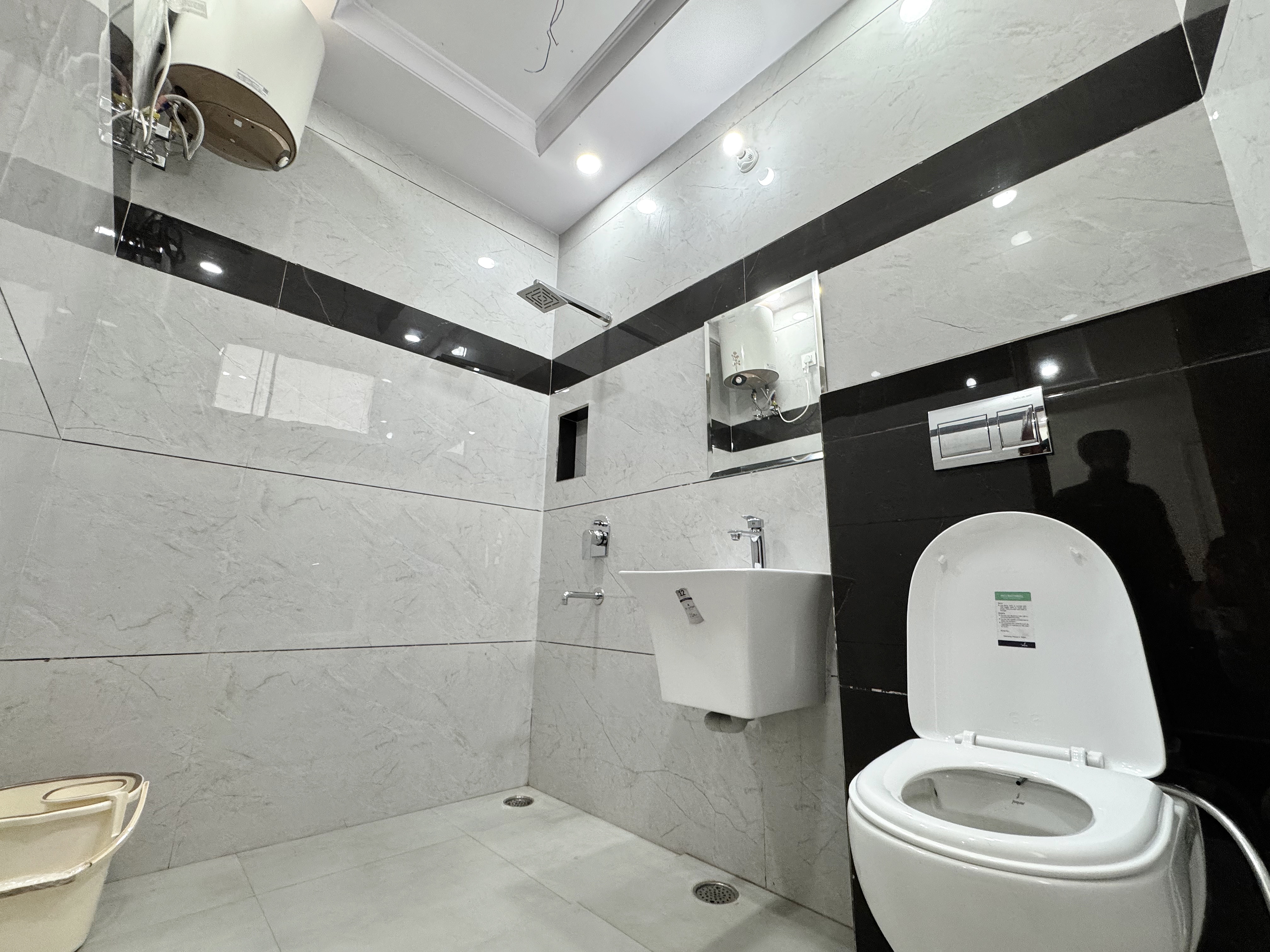 Hotel Mehak - Tap to explore photos