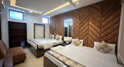 Hotel Seeta Since 1965 | 30 seconds walk to Golden Temple Room Type - Four Bed Family Room