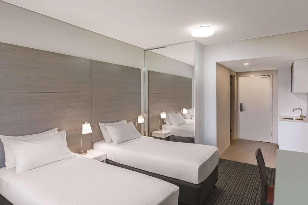 Adina Apartment Hotel Darwin Waterfront - Tap to explore photos