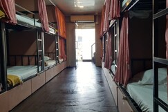 Ratna Dormitory Full AC