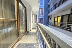 Homlee-Gold-4BHK-Lift-Vasant Kunj-Parking