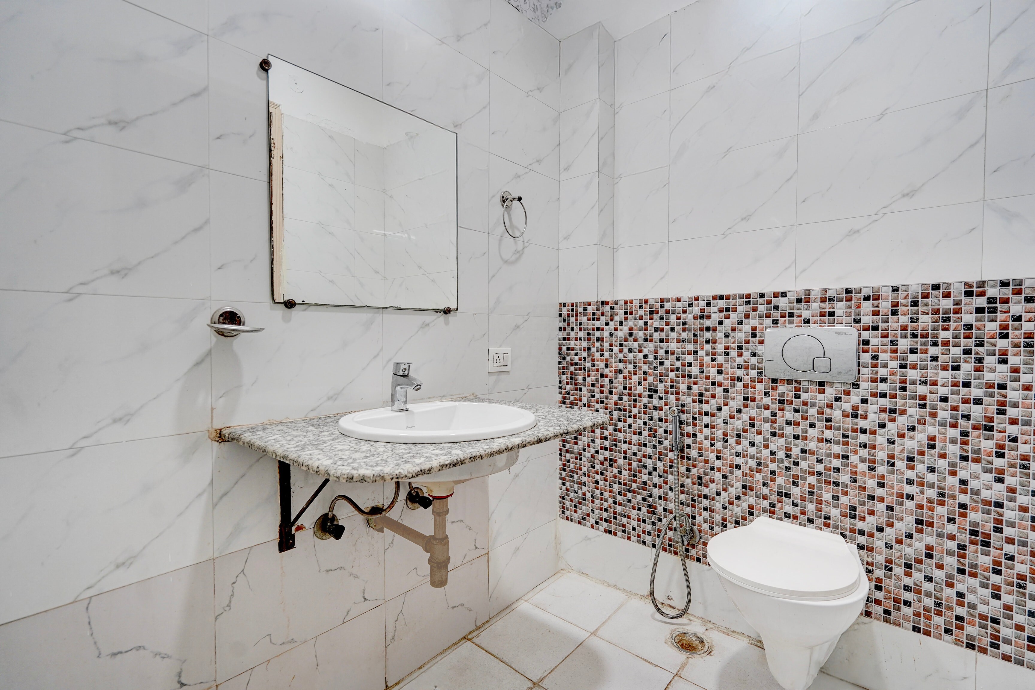 Hotel O Hello Stay - Tap to explore photos