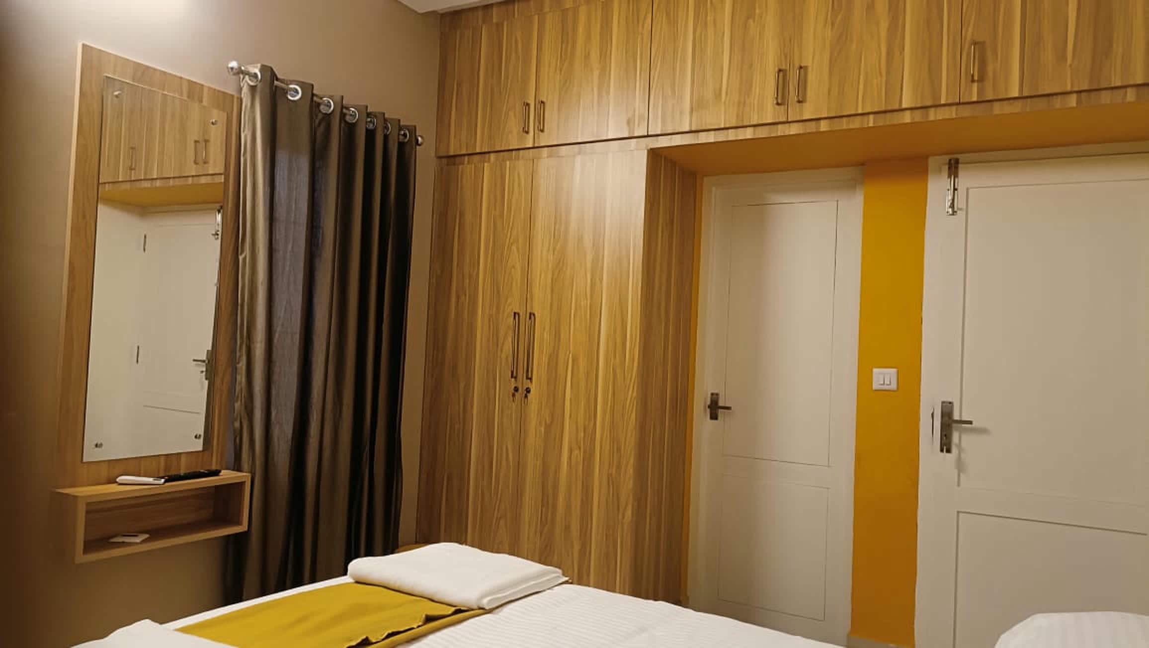 Serenity hotel - Tap to explore photos