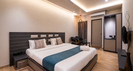 HOTEL GOLDSTAR Room Type - Deluxe Room HOTEL GOLDSTAR Room Type - Deluxe Room