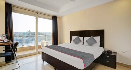 Super Townhouse Tipsyy Near Bestech Central Square Mall Room Type - Classic