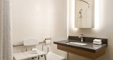 MainStay Suites Frederick Room Type - 2 Queen Studio Communication Mobility Accessible Tub