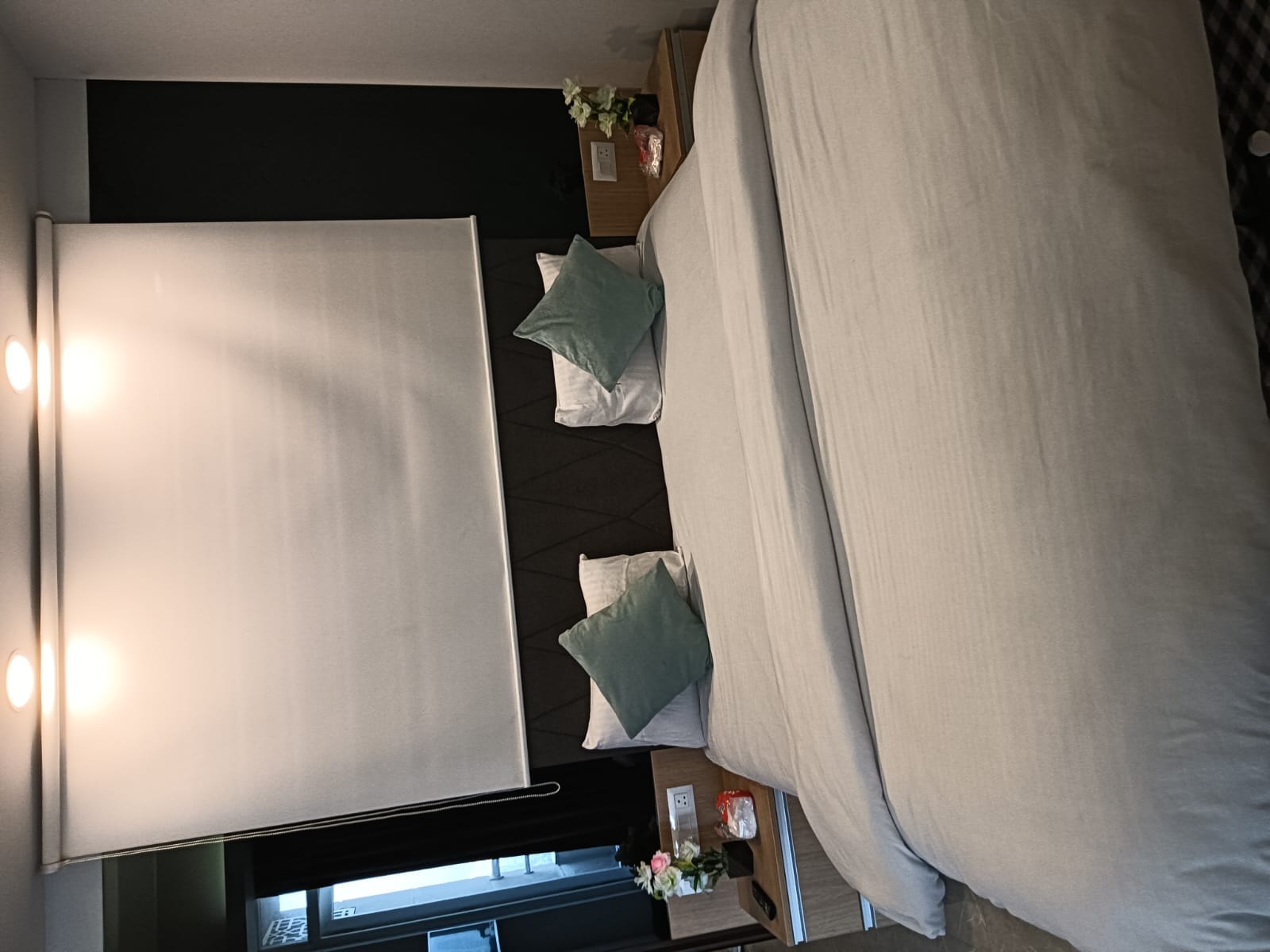 Lovely studio - Tap to explore photos