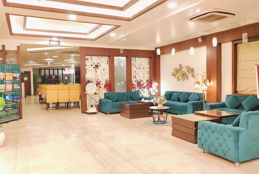 Hotel Raj Palace (3km from Bus & Railway Station)