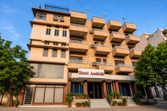 Hotel Aashish