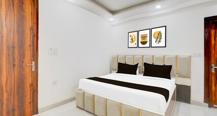 Hotel O Oshiva Stay Room Type - Classic