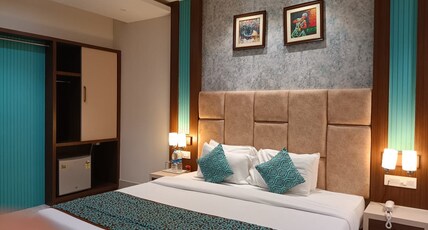 Hotel Jeevan Sandhya Room Type - Suite room with side balcony sea view