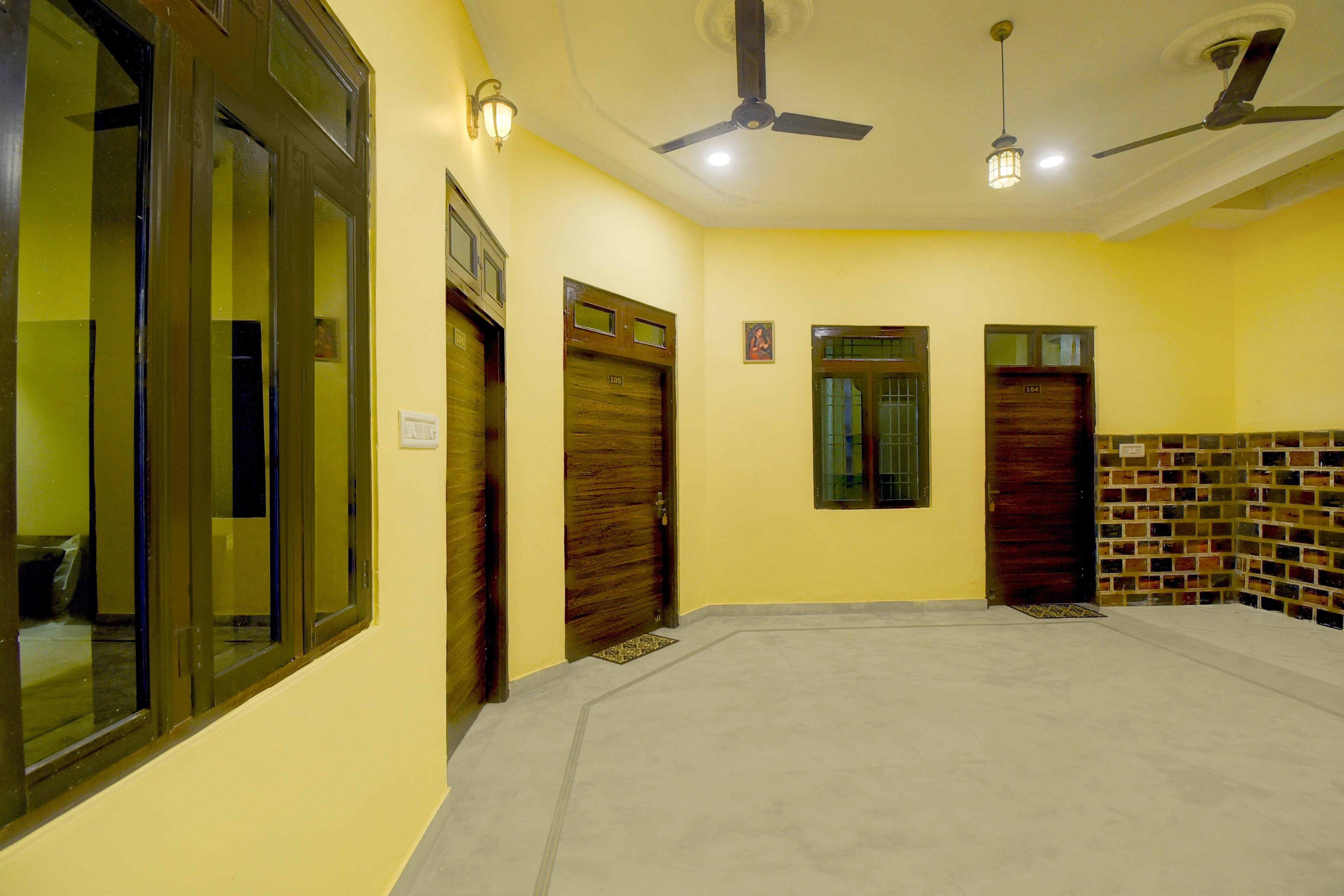 Flagship OYO Hotel Krishna Palac - Tap to explore photos