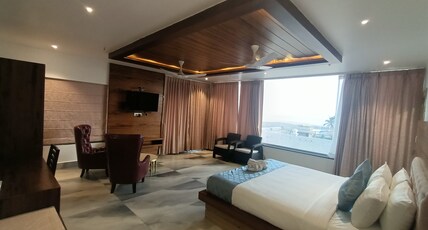 Vbrance - Luxury Boutique Hotel Near Niladri Beach Room Type - Suite Room