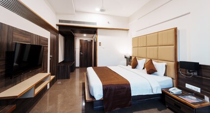 Hotel High Rise Regency Room Type - Deluxe Room