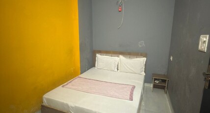 Park's Hotel Room Type - ROOM NO- 101 ( NON AC ROOM)