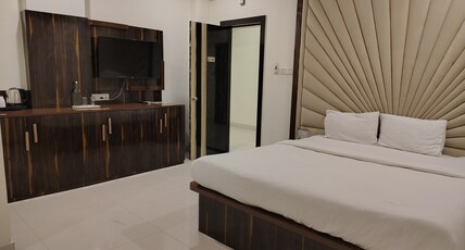BREEJ Hotel Room Type - Premium