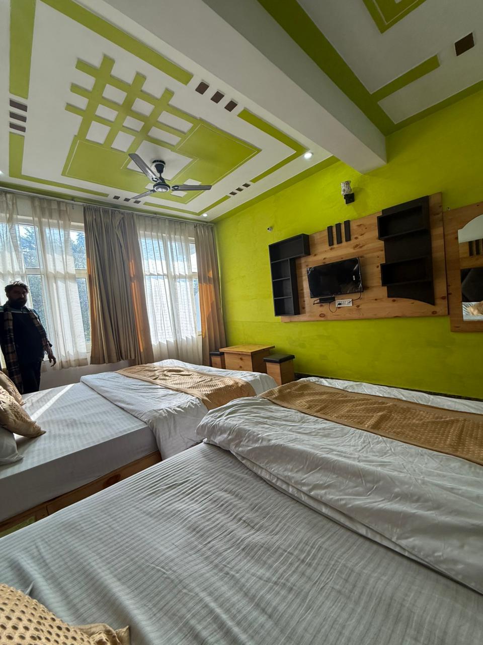 Ruk Bae Homestay & Cafe - Tap to explore photos
