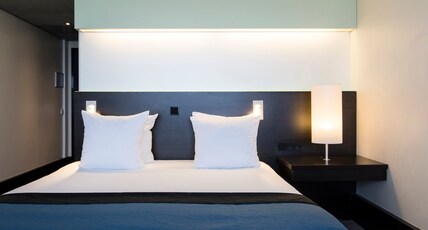 Holiday Inn EINDHOVEN Room Type - 1 King Premium City View