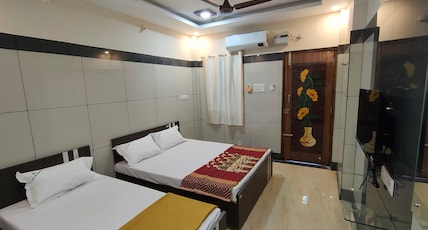 Sar Raj (S.R) Residency Room Type - AC TRIPLE BED
