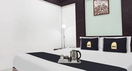 Super Townhouse OAK Hotel Rajmudra Room Type - Classic
