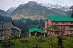 Iris Cottage & Cafe Manali