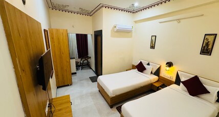 Airport Jai Hari Vilas Hotel Near Umaid Bhawan Palace Room Type - Deluxe Twin Room