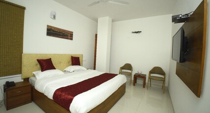 Hotel Amar Inn Room Type - Deluxe Room