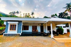 2BR Homestay near Thooval Waterfalls