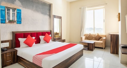 Hotel Shiv Palace Room Type - Deluxe Room Hotel Shiv Palace Room Type - Deluxe Room