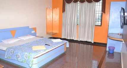 HOTEL AKSHAY INTERNATIONAL Room Type - Deluxe Non AC Room