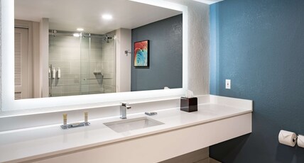 Hilton Beachfront Resort & Spa Hilton Head Island Room Type - 2QNS PREMIUM OCEANFRONT VW