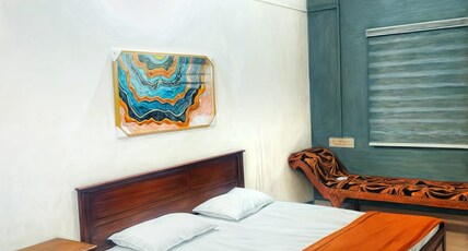 Highway Inn Room Type - Twin bed NON AC