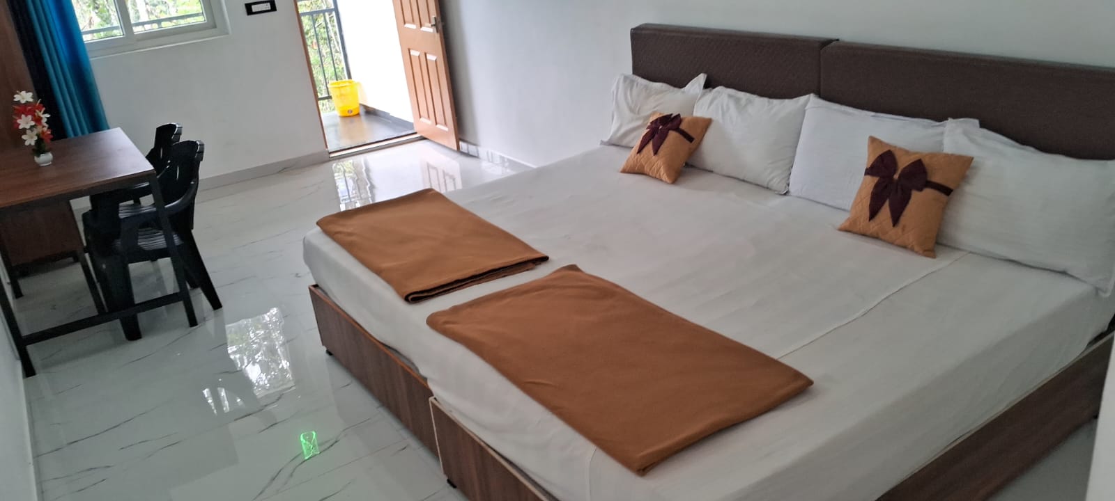 Eden Homestay 6 Rooms - Tap to explore photos