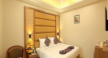 HOTEL AMRUTHU Room Type - Deluxe room AC