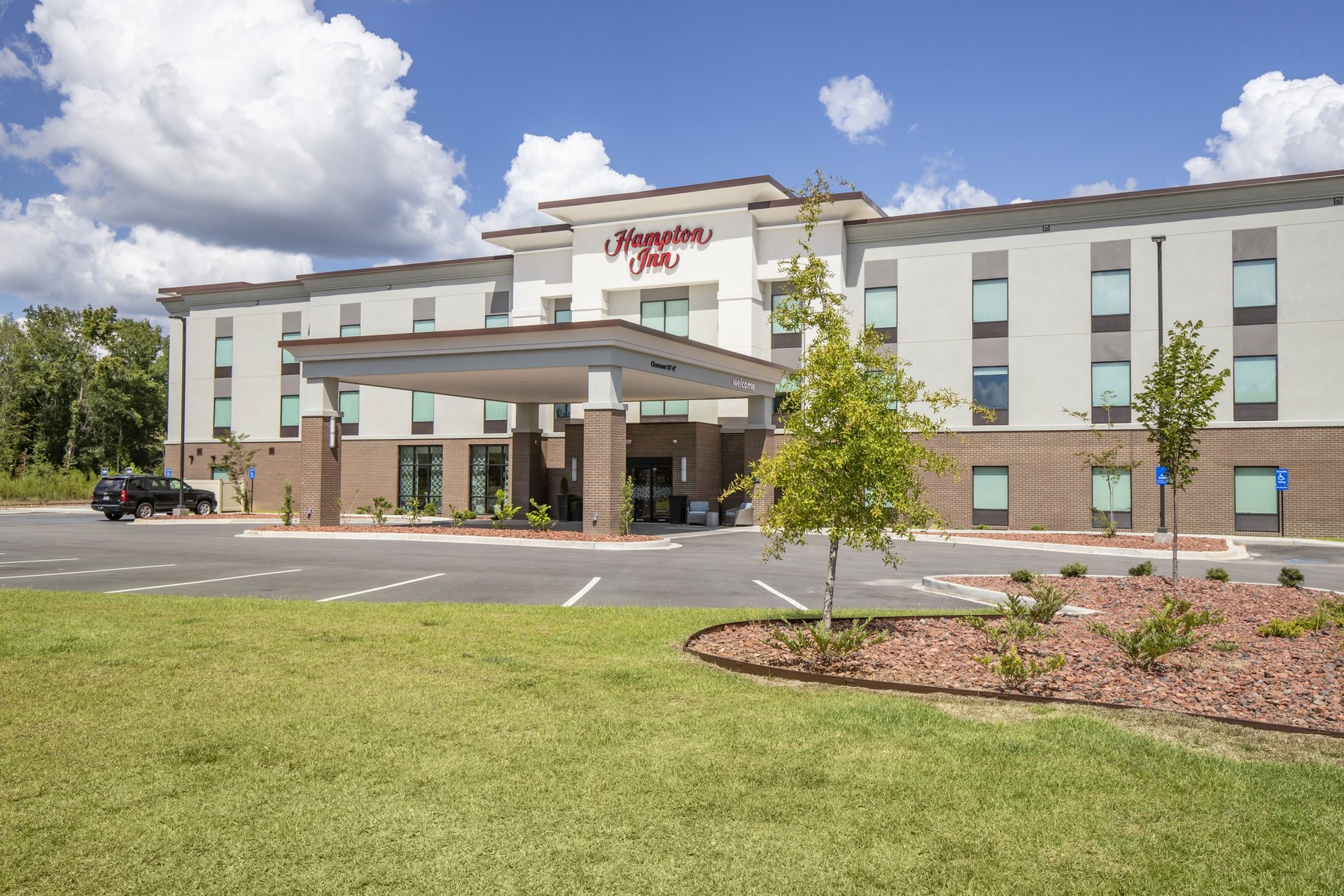 Hampton Inn by Hilton Camden - Tap to explore photos