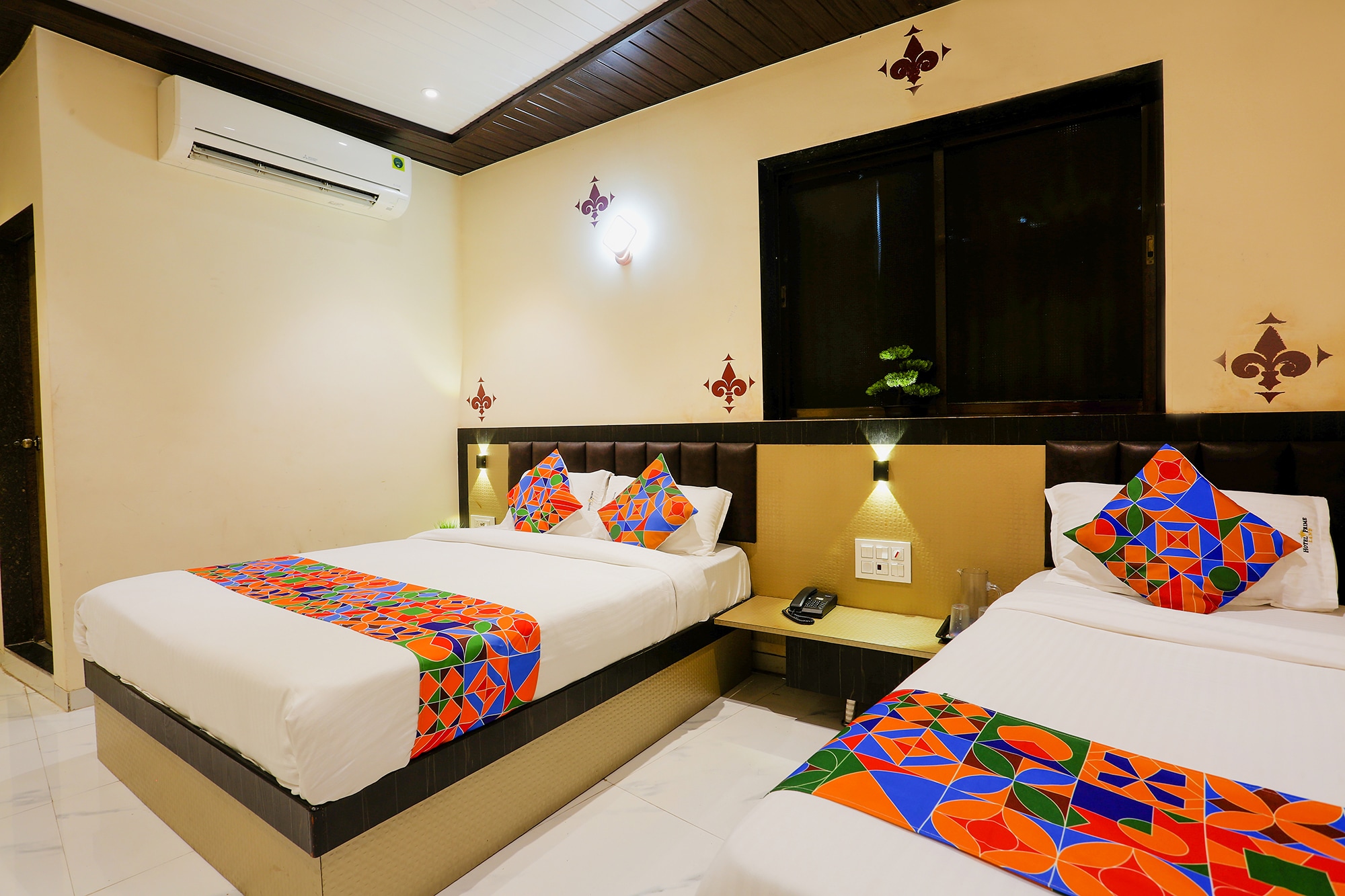 FabHotel Prime Land - Nr. BKC - Tap to explore photos