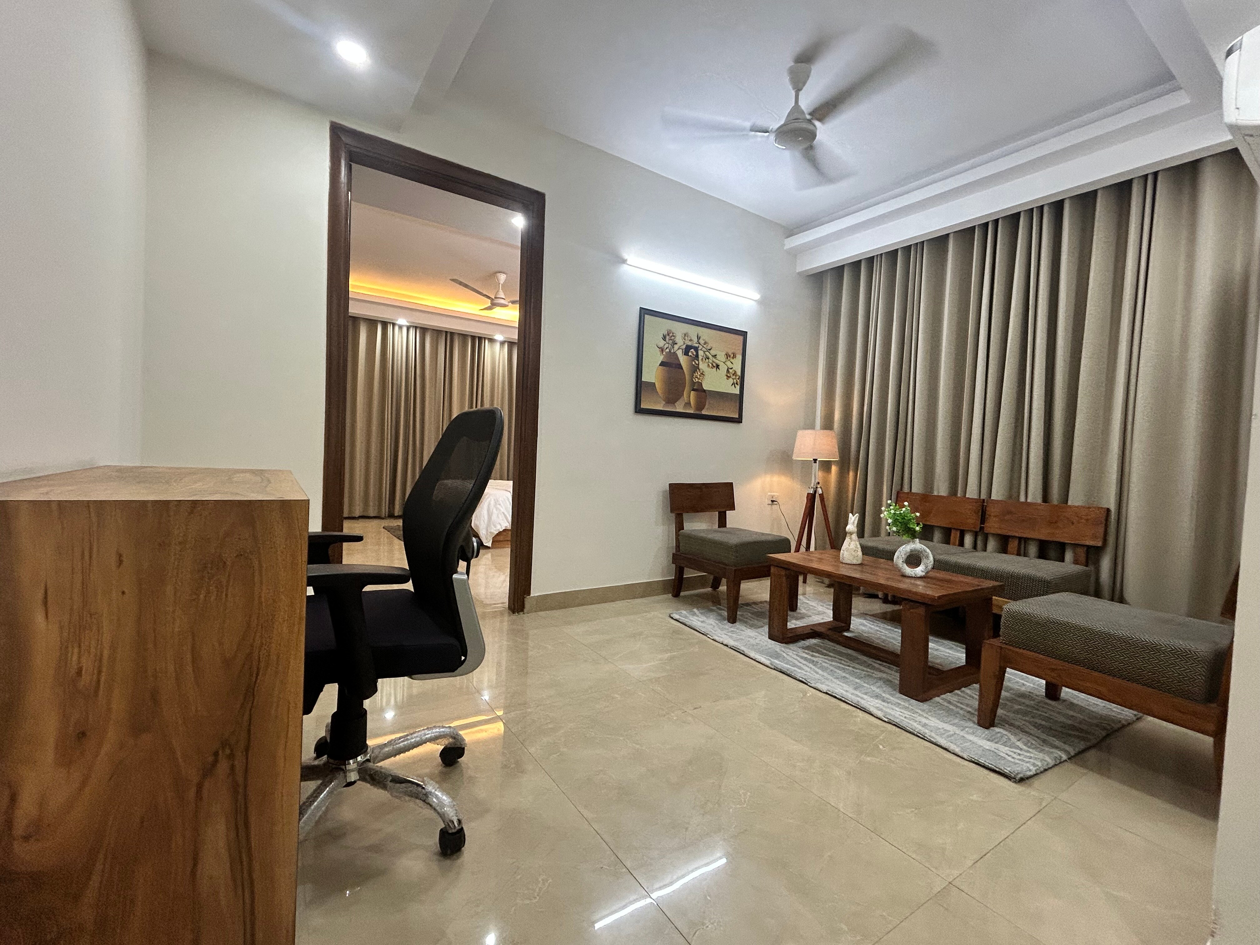 Radiant Apartment @1bhk on Golf Course Road - Tap to explore photos