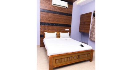 FabHotel Heavens Inn Room Type - Deluxe Room