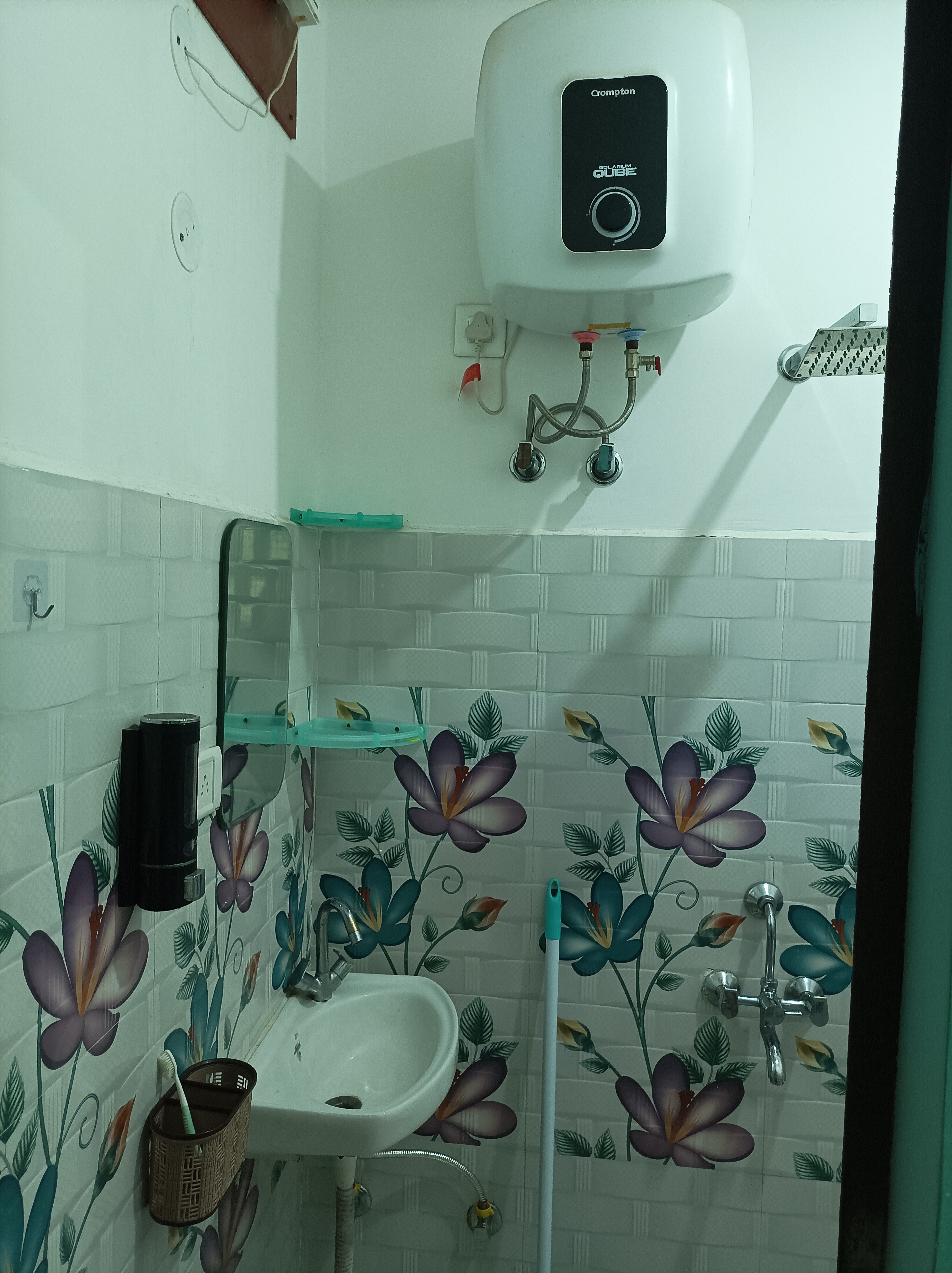 Blue sparrow Homestay - Tap to explore photos
