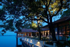 EKHO Lake House