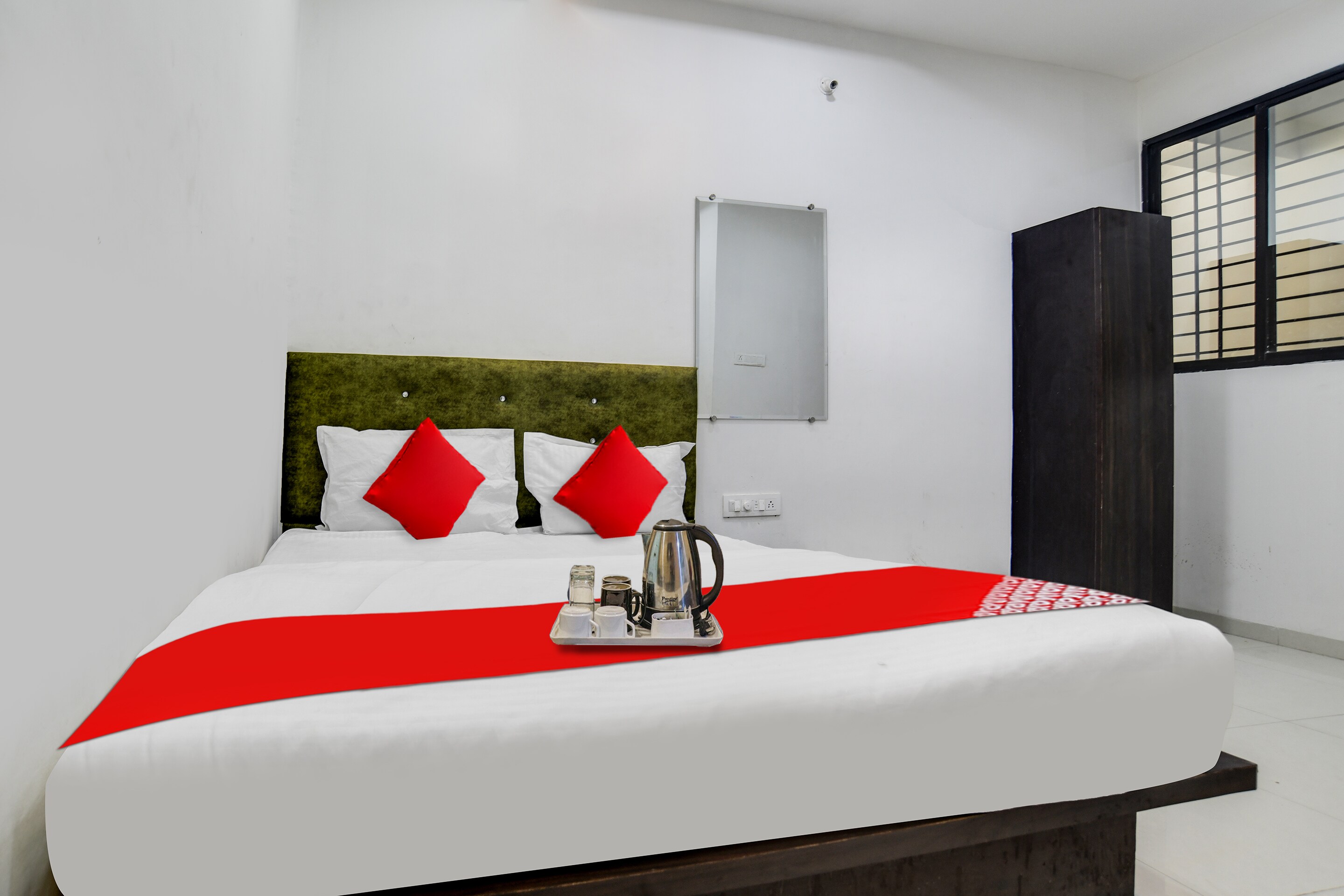 Hotel O king devish - Tap to explore photos