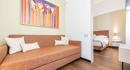 BEST WESTERN Artdeco Hotel Room Type - 1 King Bed, Non-Smoking, Junior Suite, Sofabed For One Person BEST WESTERN Artdeco Hotel Room Type - 1 King Bed, Non-Smoking, Junior Suite, Sofabed For One Person