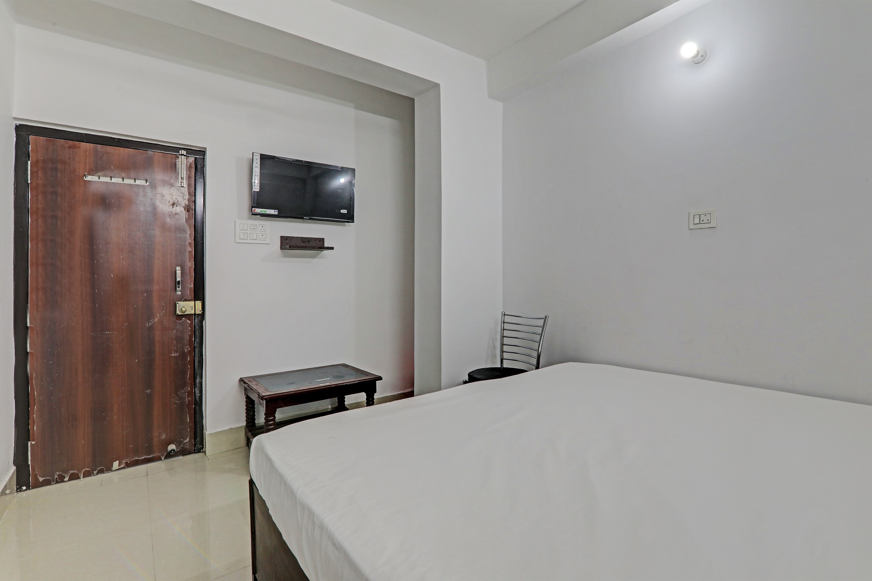 Hotel O R Glory - Tap to explore photos