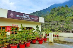hotel sahastradhara falls