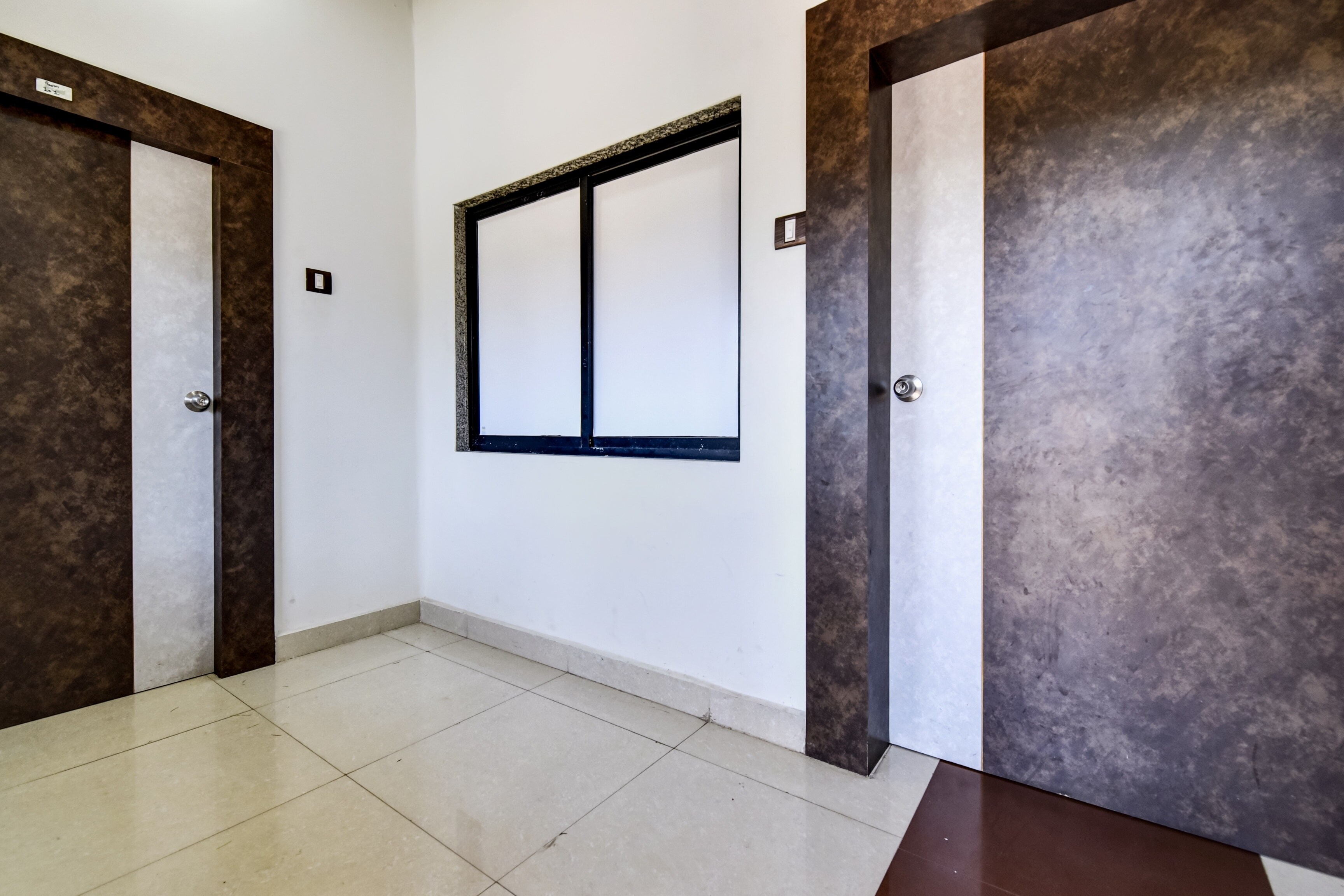 Hotel O MANSAROVAR - Tap to explore photos