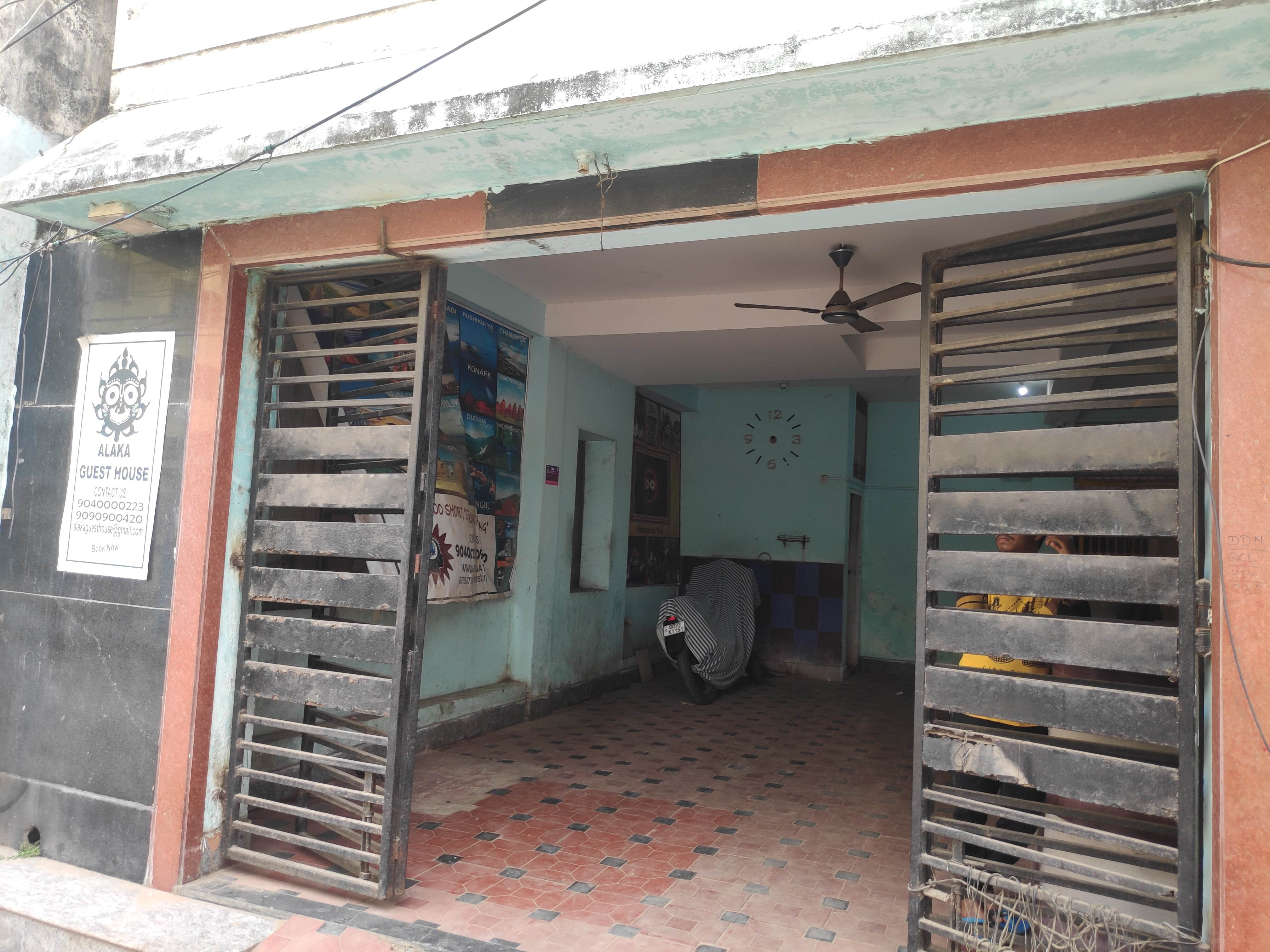 Alaka Guest House - Tap to explore photos